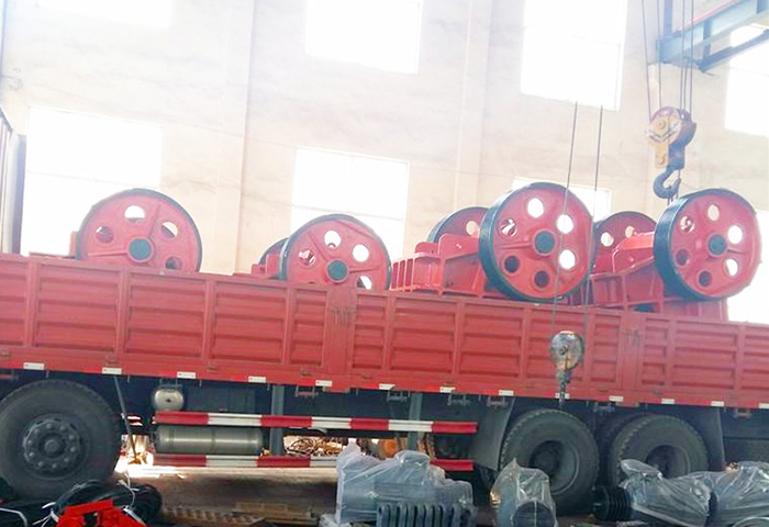 顎式破碎機發貨